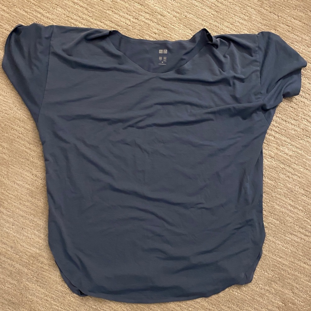 Uniqlo boxy blue women’s tee
